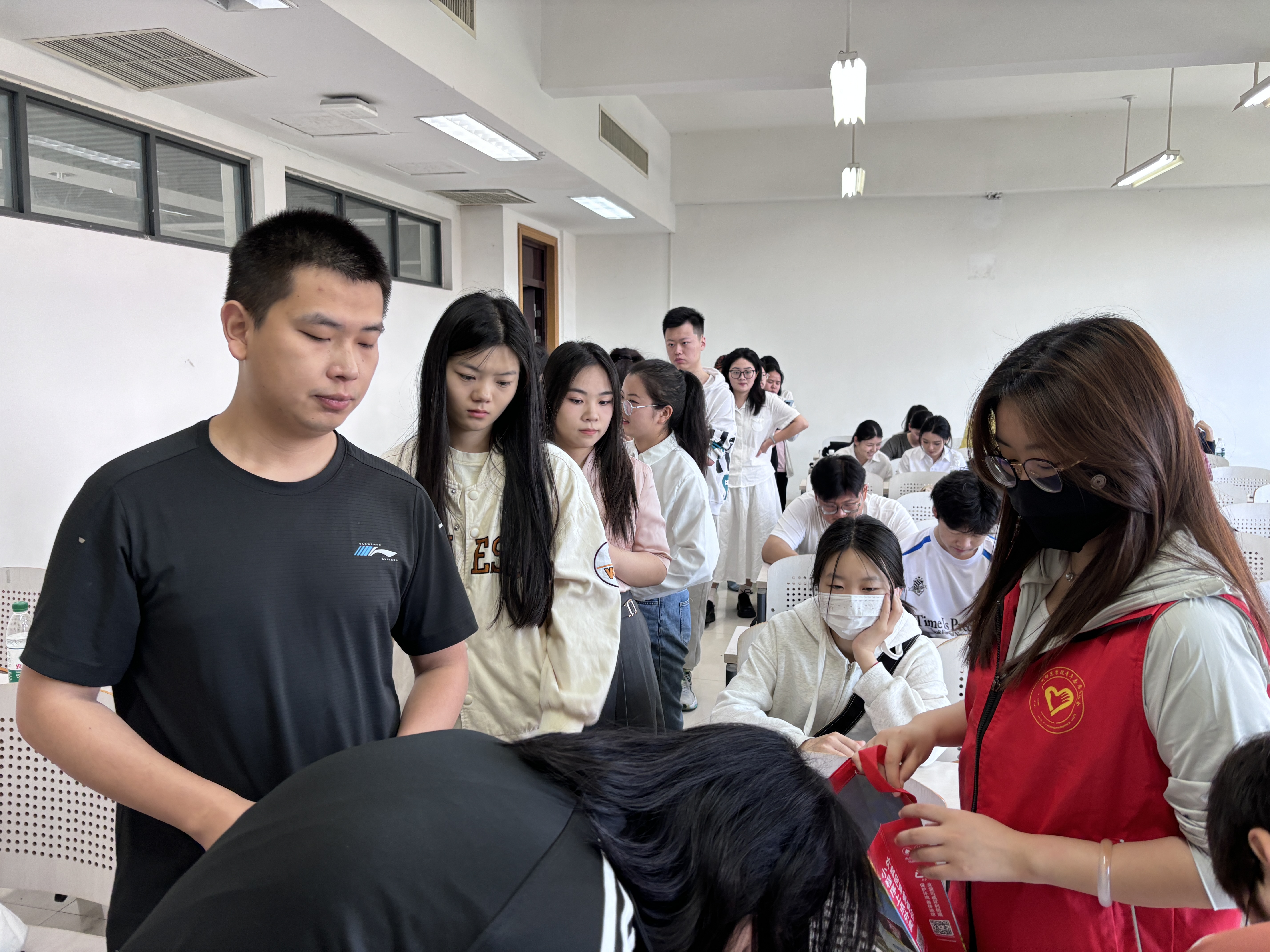 图片2.png 图片2.png